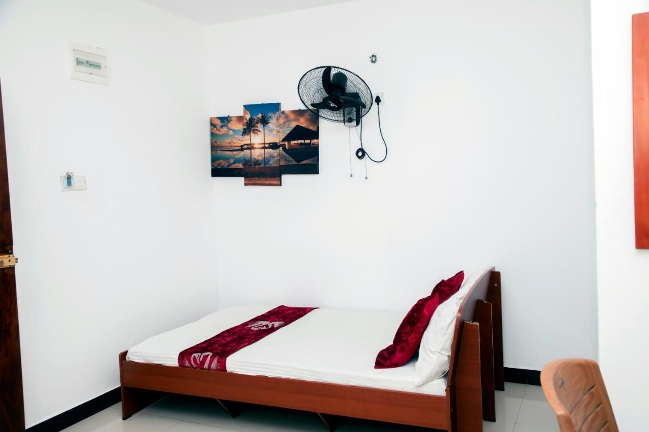 Golden Star Guest House จาฟนา ภายนอก รูปภาพ
