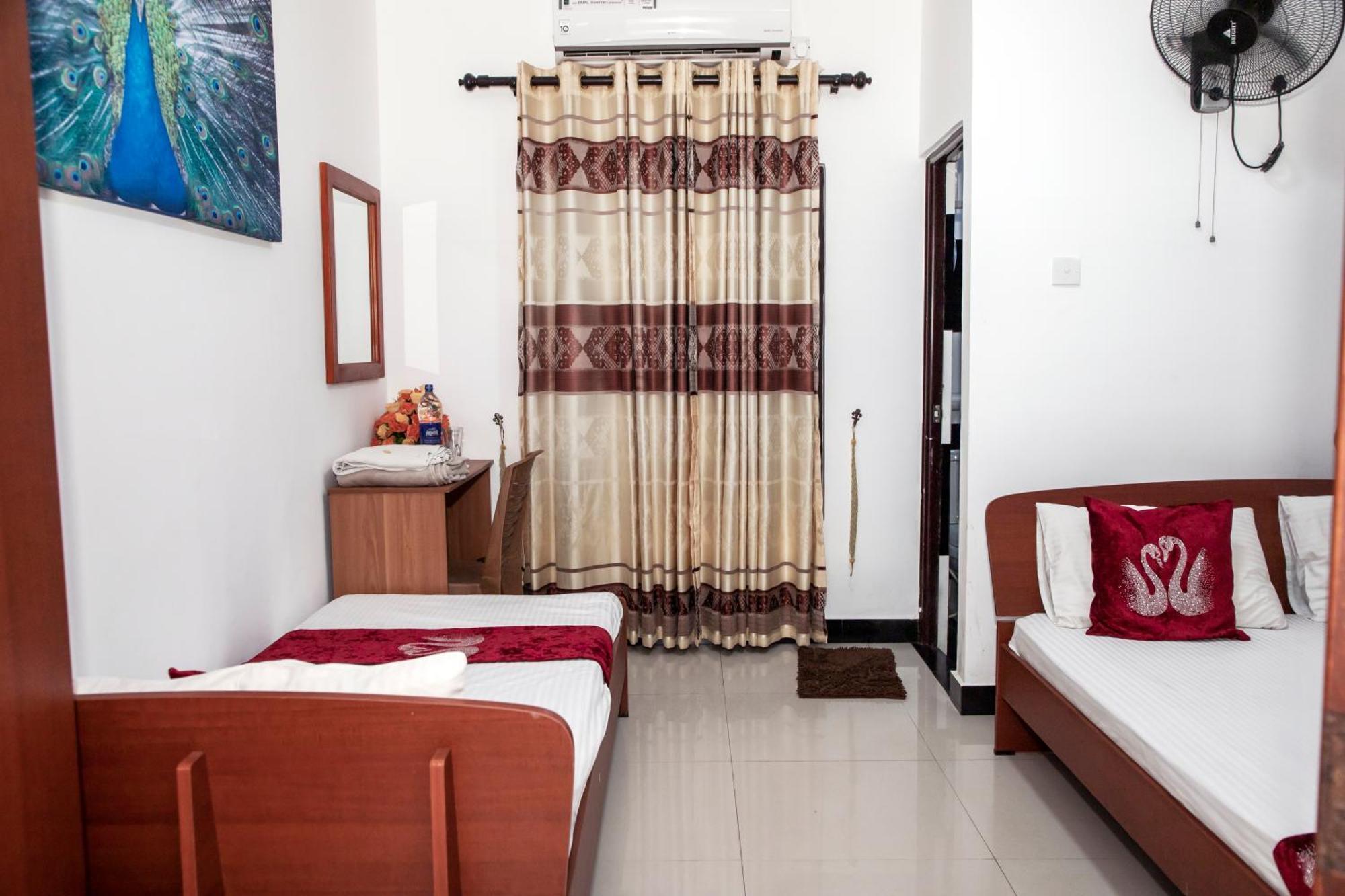 Golden Star Guest House จาฟนา ภายนอก รูปภาพ