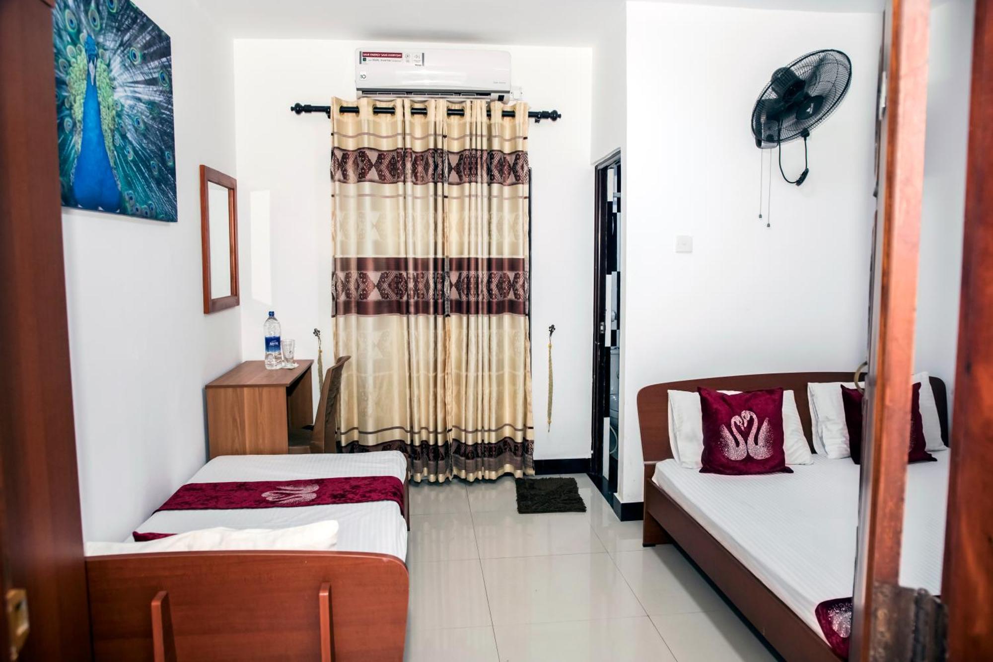 Golden Star Guest House จาฟนา ภายนอก รูปภาพ