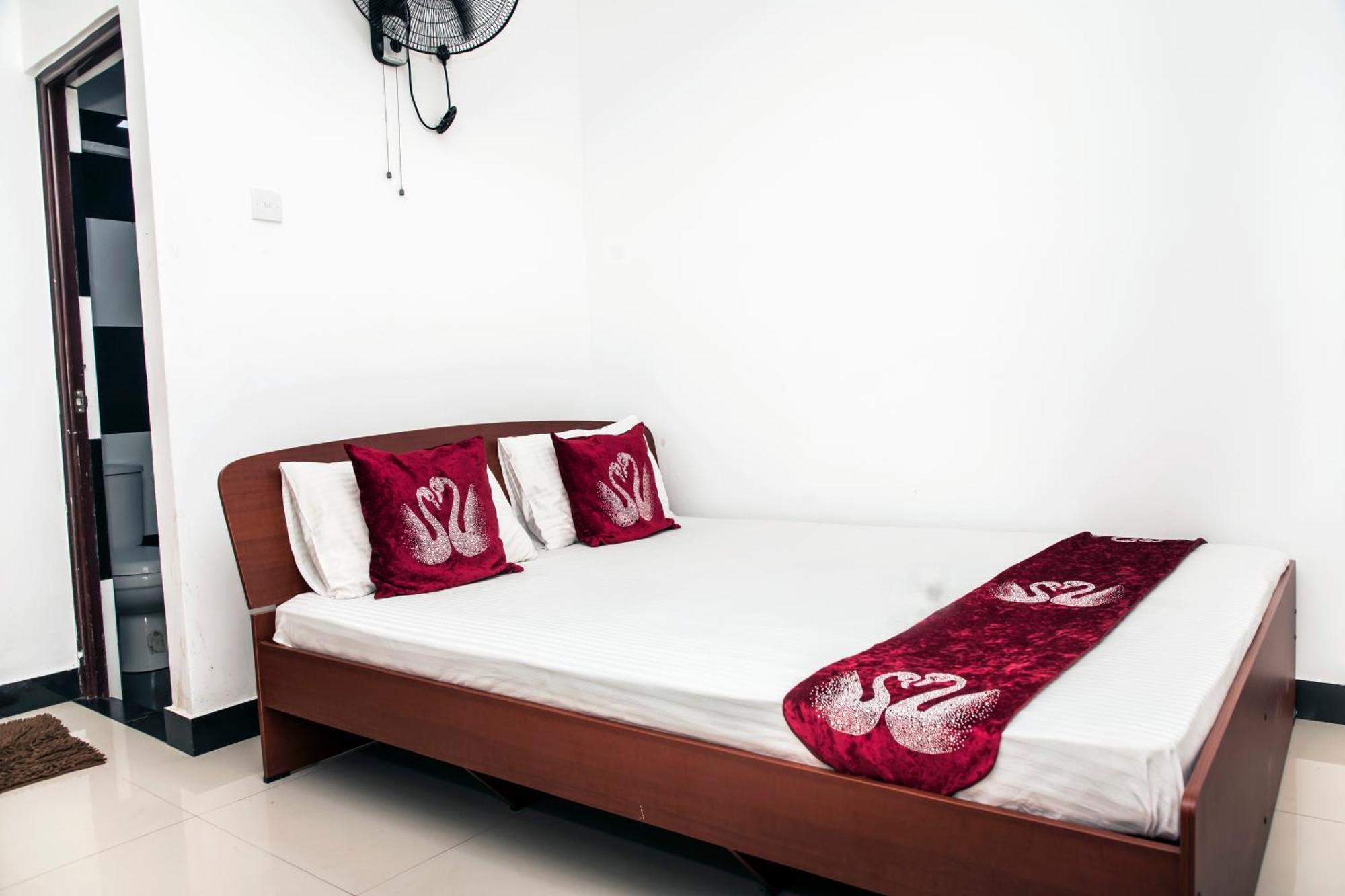 Golden Star Guest House จาฟนา ภายนอก รูปภาพ