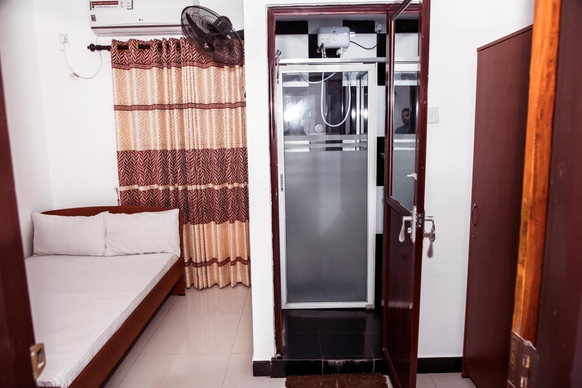 Golden Star Guest House จาฟนา ภายนอก รูปภาพ